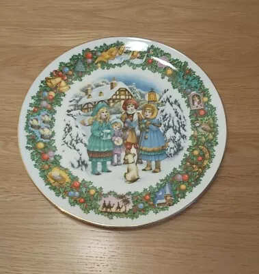 Buy Royal Doulton Fine Bone China Christmas Carols 21cm Collectors Plate  • 4£