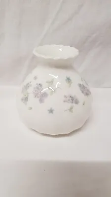 Buy Wedgewood April Flowers Vase - Excellent Condition • 3.50£