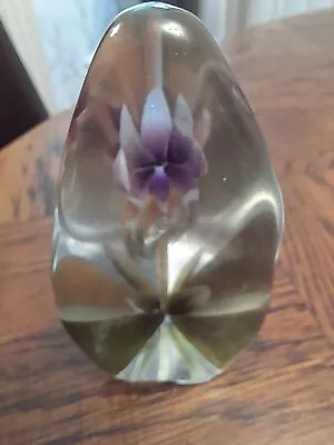 Buy Mats Jonasson Purple Lily Swedish Glass Paperweight 8 Cm Tall • 19.99£