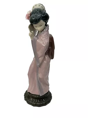 Buy Lladro Timid Japanese Chrysanthemum Geisha Girl With Fan Figurine #4990 • 90.42£