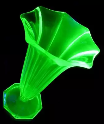 Buy Stunning Unusual Art Deco Uranium Green Glass Trumpet Vase • 16.99£