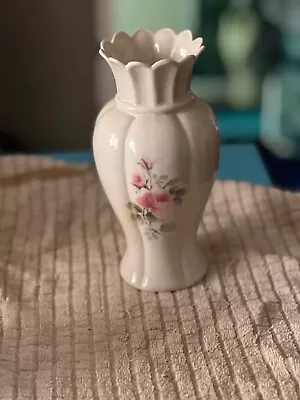 Buy Donegal Parian China Irish Rose Vase • 10£
