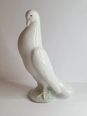 Buy LLADRO Daisa Large Dove Stands 8  Tall Approx • 15£