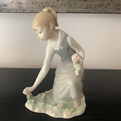 Buy Lladro Figure  Girl Gathering Flowers  Model #1172, 1972-93 • 35£