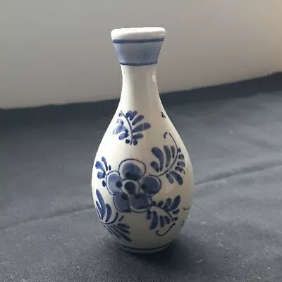 Buy Vintage Small Hand Painted Blue And White Vase. • 8£