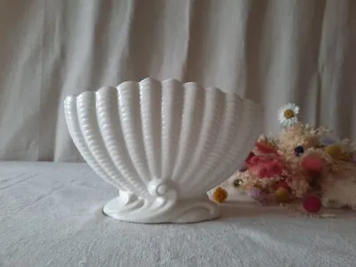 Buy Falcon England Model 513 Shell Patterned Oval Mantle Vase White 1940's Pottery  • 30£
