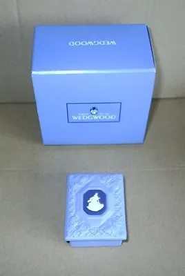 Buy Wedgwood Tri Coloured Jasperware Neptune Box • 30£