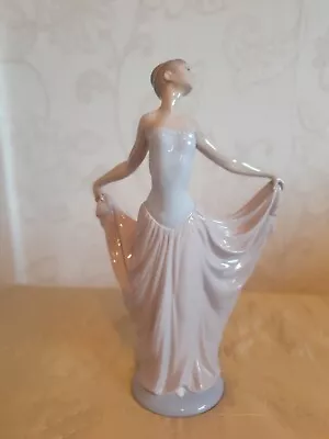 Buy Lladro The Dancer 5050 Porcelain Figurine • 45£