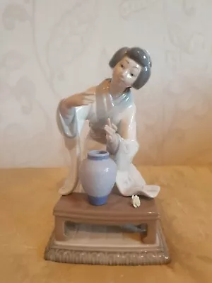 Buy Lladro Geisha Girl Flower Pot Arranger Figurine 4840 • 15£