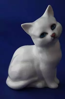 Buy Beswick Gloss White Kitten Seated Model No. 1436 • 19.95£