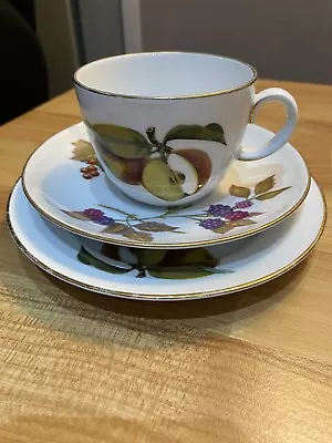 Buy ROYAL WORCESTER Evesham TEA CUP, SAUCER AND 7 1/2  SIDE PLATE UNUSED OLD STOCK • 5.99£
