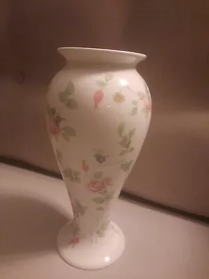 Buy Wedgwood Rosehip Shaped Decorative Vase Bone China 1991 Pink Floral Pattern 8  • 6.50£