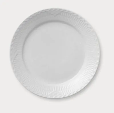 Buy Royal Copenhagen White Fluted Half Lace Salad/Dessert Plate (1017293) • 47.44£