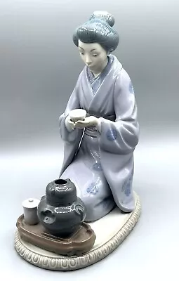 Buy Lladro Porcelain Figurine Depicting A Japanese Tea Ceremony,  August Moon  #5122 • 61.31£