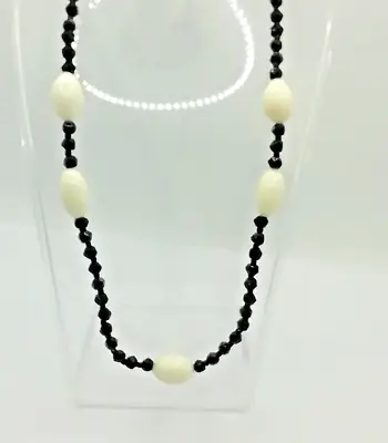 Buy French Jet & White Vaseline/Uranium Glass Bead Vintage Necklace • 21.99£