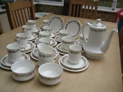 Buy Royal Albert Paragon Belinda Pattern Fine Bone China Tea / Coffee Set 40 Pieces • 80£