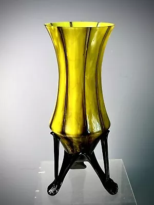 Buy TRULY FINE C1920 CZECH BOHEMIAN YELLOW BLACK COLOR TRI FOOTED ART GLASS VASE N/R • 189.62£