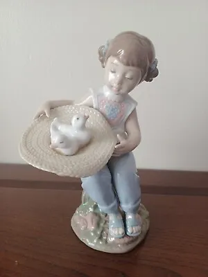 Buy Lladro 2000 What A Surprise Girl Sat With Ducks In Her Straw Hat. 6759 • 25£