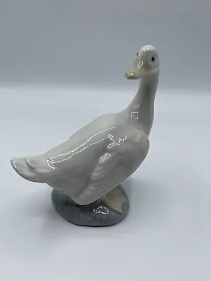 Buy Nao By Lladro Duck/goose Looking Backwards • 10£