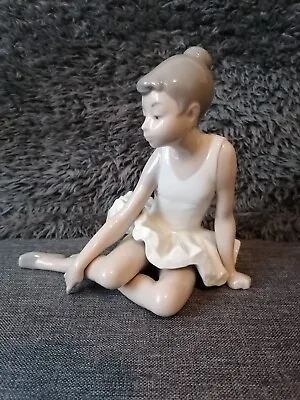 Buy Nao By Lladro Seated Ballerina  0147 Beautiful Spanish Porcelain Figurine  • 21.69£