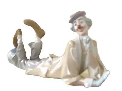 Buy Large Lladro Reclining Clown #4618 With Ball. • 49£