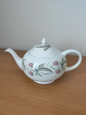 Buy Susie Cooper Wild Strawberry 2 Pint Teapot • 24£