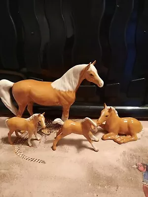 Buy 1 Beswick Palomino Pony And 3 Foals Bundle • 40£