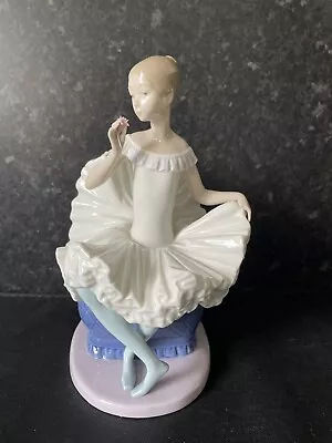 Buy Nao Lladro Seated Ballerina Ballet Dancer Holding Flower • 29.99£