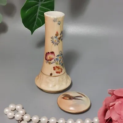 Buy ROYAL WORCESTER BUD VASE G664 C. 1906 POPPIES CORNFLOWERS WITH PILL BOX LID • 9.99£