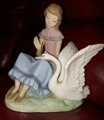 Buy Vintage Nao Lladro Daisa Figurine Girl With Swan 1986 Retired  • 35£