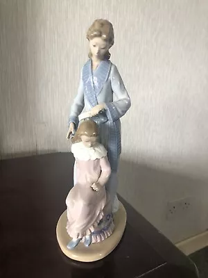 Buy Lovely Lladro Nao Figurine, Lady Brushing Girls Hair, Exc Condition • 19.99£