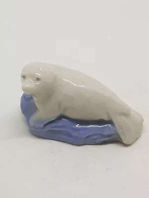 Buy Wade Whimsies Colourway's Rare Fair Piece White Seal Pup On Blue Rock • 3£