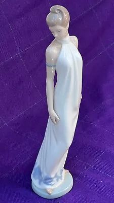 Buy Nao Lladro Porcelain Figurine  Elegance  Handmade In Spain Circa 1994 • 22£