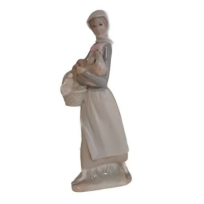 Buy Lladro Figurine 4591  Lady With Basket & Chicken  Height 9 Inch • 37.50£