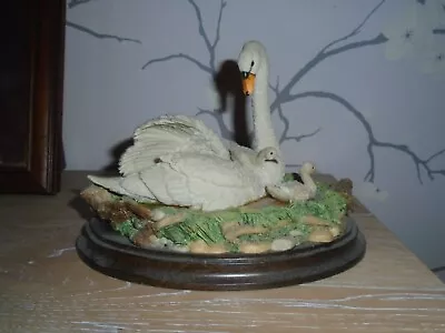 Buy Royal Doulton Swan And Her Cygnets • 4£