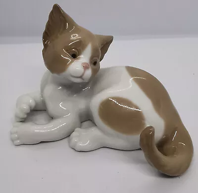 Buy Lladro Porcelain Figure, Surprised Cat, No 5114 • 40£