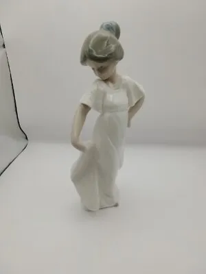 Buy Lladro Nao  How Pretty  Girl Posing Figure Ornament • 7.99£