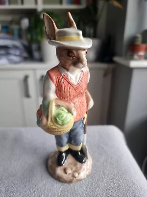 Buy Beswick - English Country Folk - Gardener Rabbit - Figurine • 18£