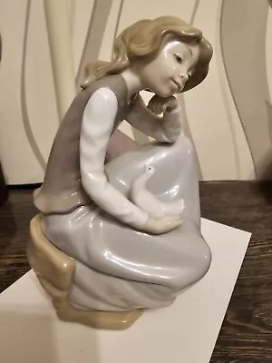 Buy Nao Lladro Girl Watching Dove 0314 Porcelain Figurine 9.25  José Puche 1992 • 15£