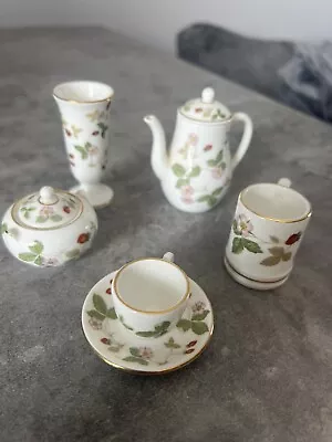 Buy Wedgewood Miniature Tea Set • 100£