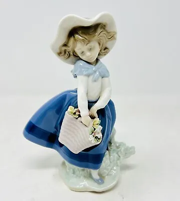 Buy Lladro  Pretty Pickings Girl  With Flower Basket - 5222 Figurine • 14.99£