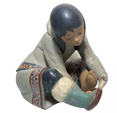 Buy Llardo Figurine Eskimo Girl With Cold Feet 2157 Francisco Catala • 75.90£