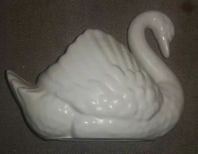 Buy Vintage Dartmouth Pottery Devon ENGLAND IVORY Coloured Swan  • 9.99£