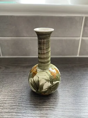 Buy JERSEY POTTERY HAND PAINTED BUD VASE (Marked C.L) 11 Cm Tall Widest 5.5 Cm Green • 6.99£