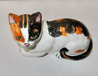 Buy Babbacombe Pottery  Calico  - Cat Relaxed • 18.50£