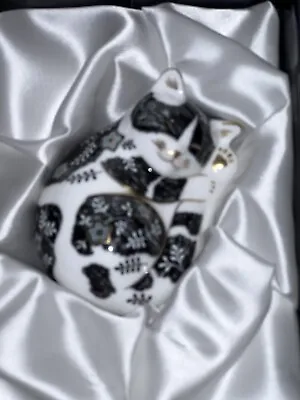 Buy Royal Crown Derby Misty The Kitten By Mark Delft Paper Weight Collectors Guild • 50£