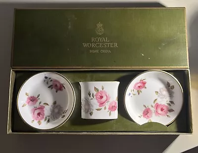 Buy Beautiful Royal Worcester China Set  • 12£