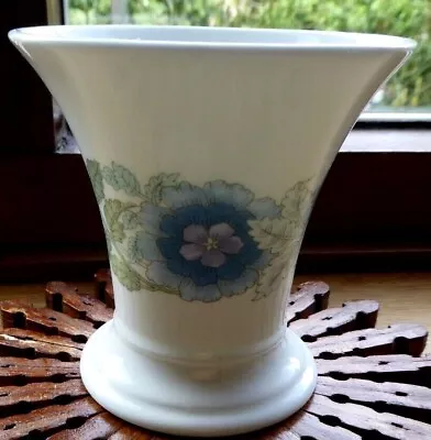 Buy Wedgewood Clementine Bone China Trumpet Vase 3.5 In White With Blue Flowers • 7.99£