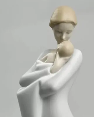 Buy Lladro Porcelain Figurine A Mothers Embrace 01018218  • 165£