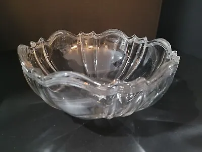 Buy Pressed Glass 8.5  Serving Bowl With Scalloped Edges And Star Design • 14.25£